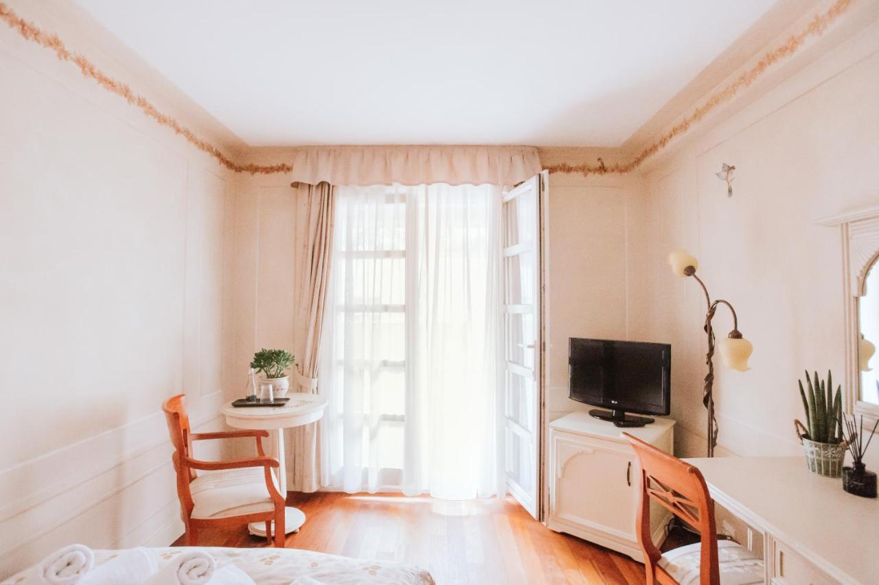 Villa Toscana Warszawa Extérieur photo