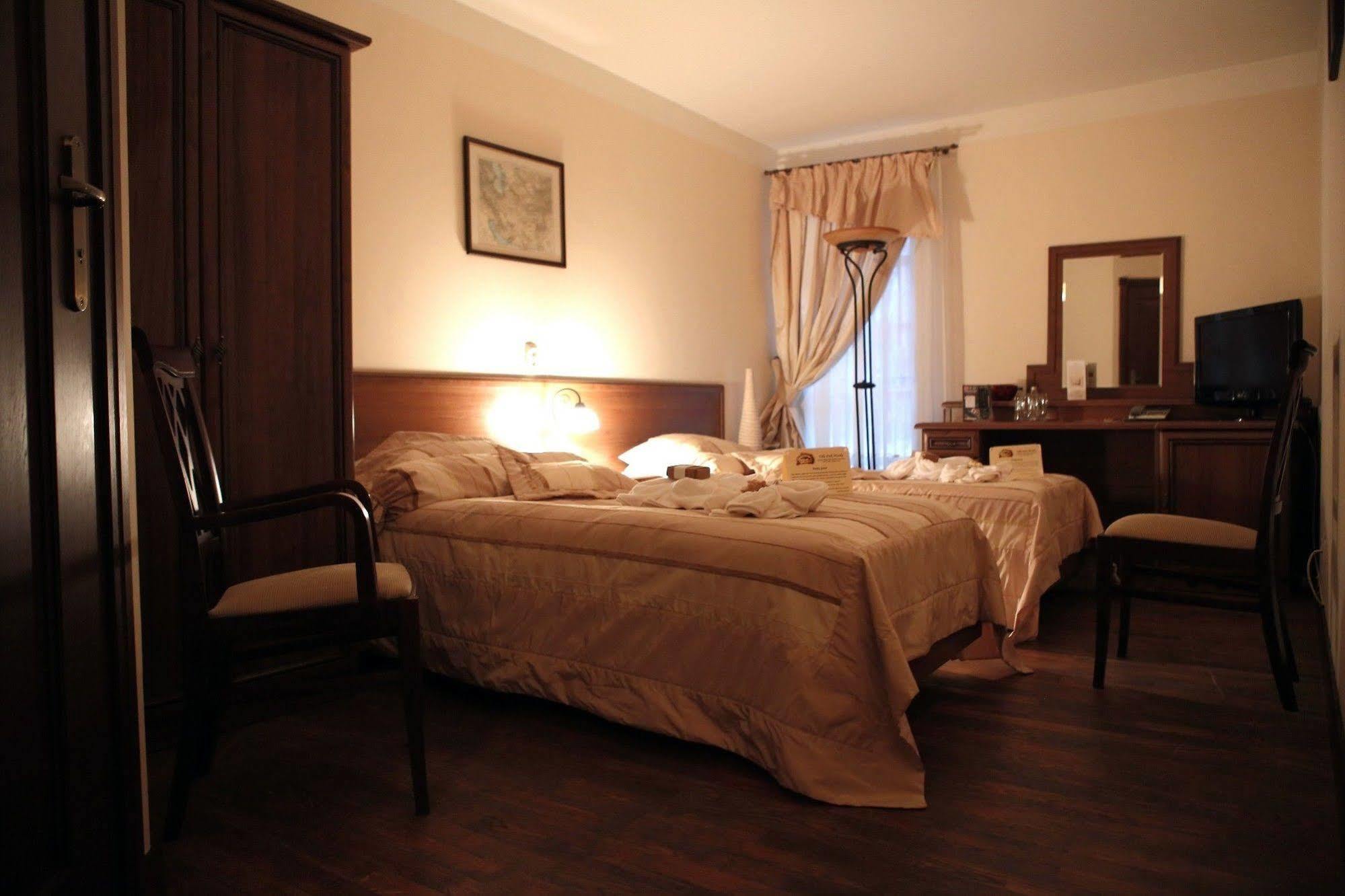 Villa Toscana Warszawa Extérieur photo